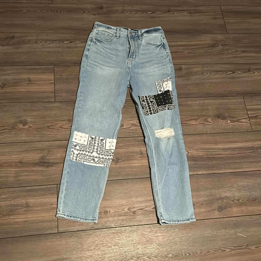 Hollister mom Jean size 3R